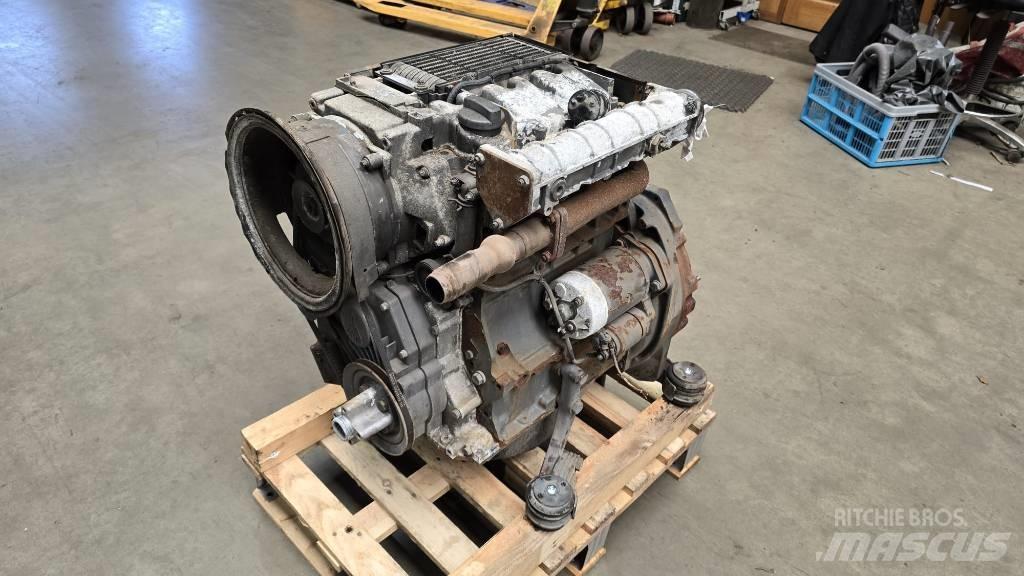 Deutz F3L1011 エンジン