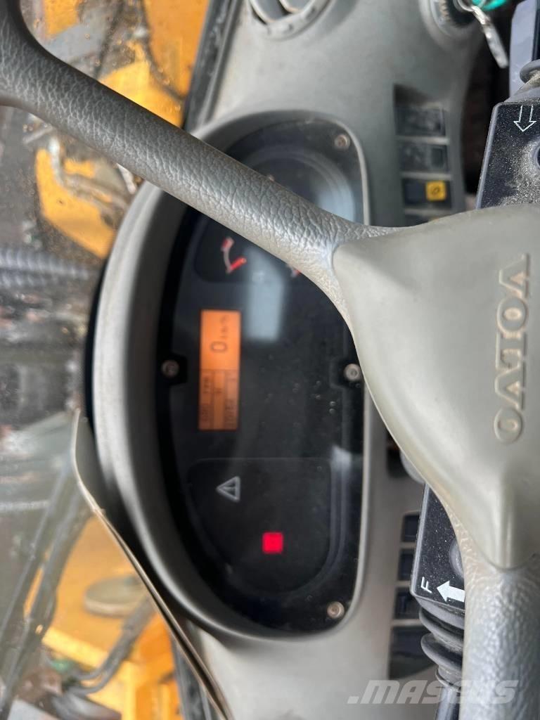 Volvo L 220 E ホイールローダー・タイヤショベル