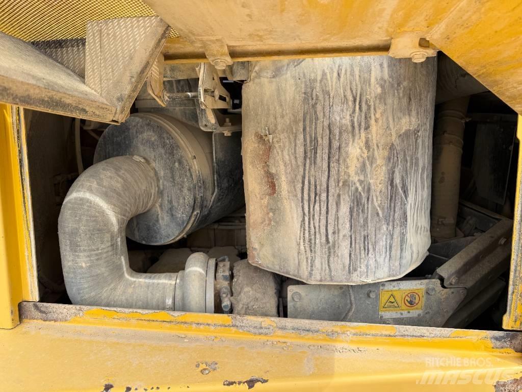 Komatsu D 155 AX-6 ブルドーザー