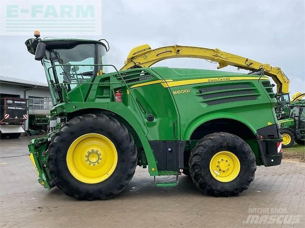 John Deere 8600 自走式フォレージハーベスター