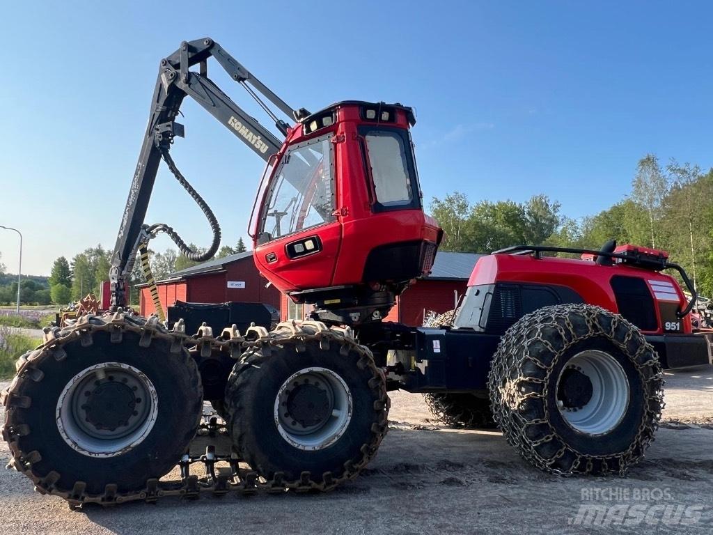Komatsu 951 ハーベスター