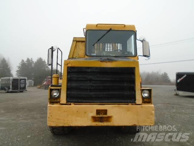 CAT D 250 D アーティキュレート式ダンプトラック