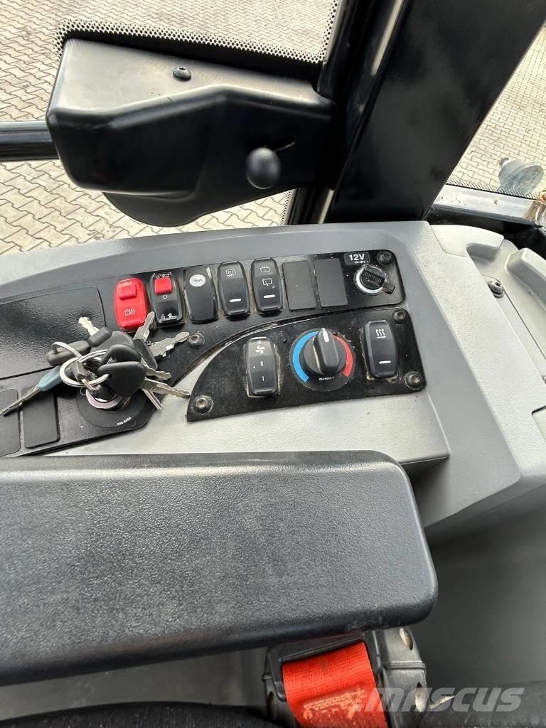 CAT 907 M ホイールローダー・タイヤショベル