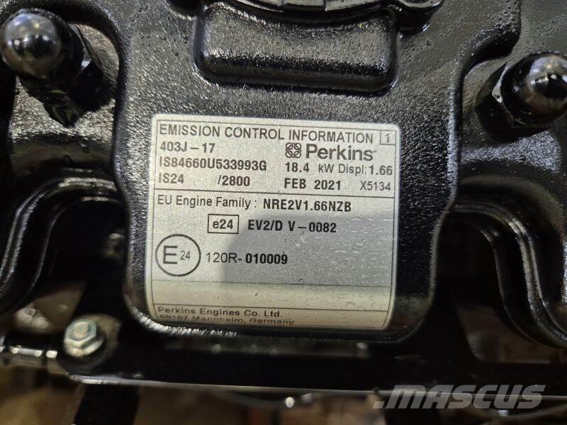 Perkins 403J-17 エンジン