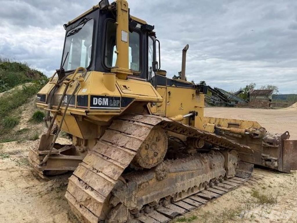 CAT D6M LGP ブルドーザー