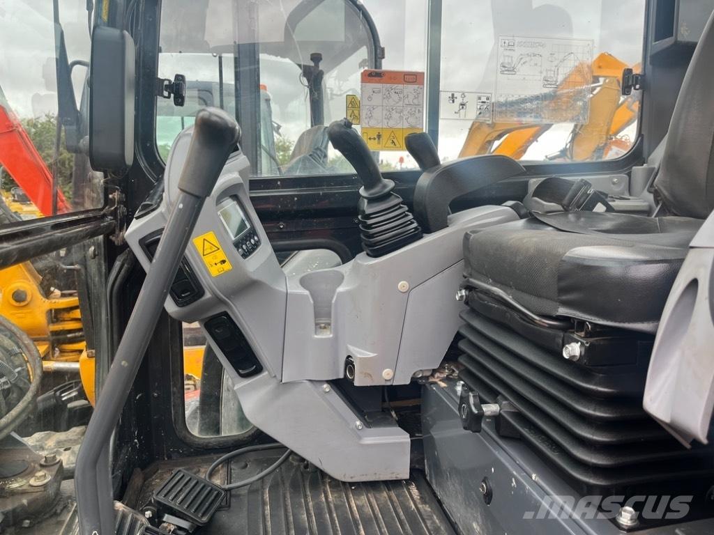 Kubota KX 057-4 ミニ油圧ショベル 7t以下（ミニユンボ・ミニディガー）