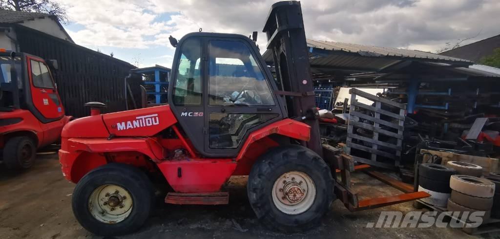 Manitou MC 50 ラフターテレントラック