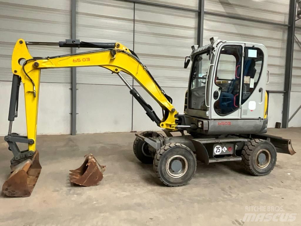 Neuson 6503 WD ホイール式油圧ショベル（パワーショベル・ユンボ・バックホー）