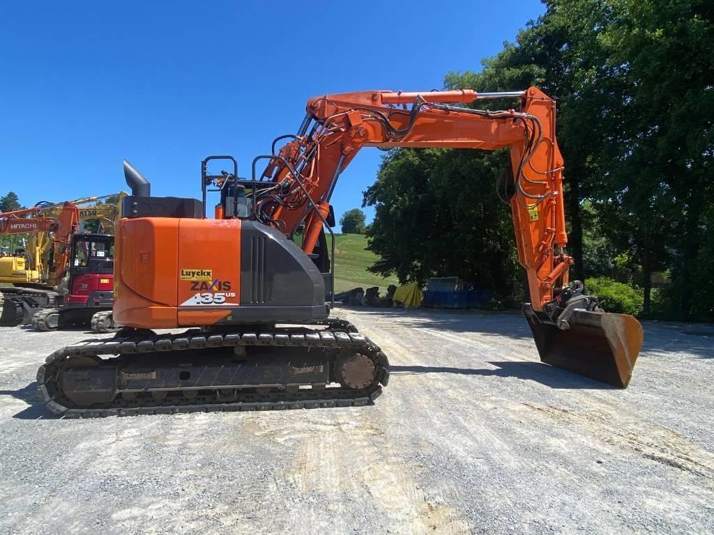 Hitachi ZX 135 US-6 大型油圧ショベル12t以上（パワーショベル・ユンボ）
