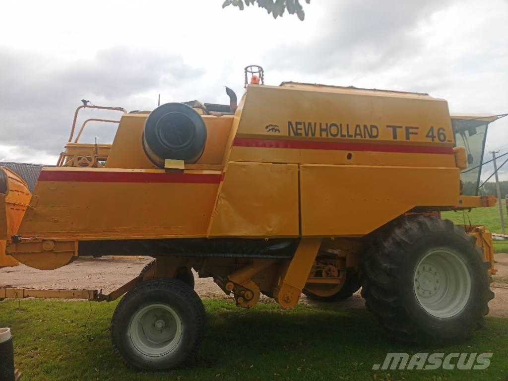 New Holland TF 46 コンバイン