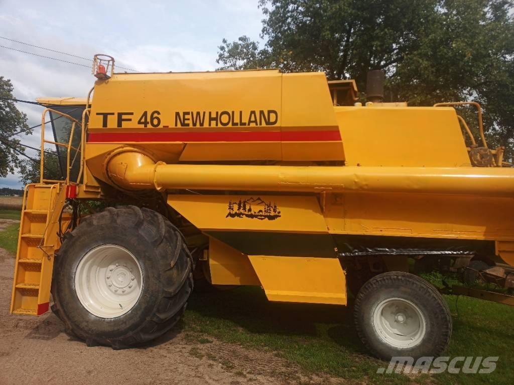 New Holland TF 46 コンバイン
