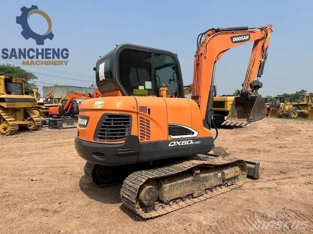 Doosan DX 60 大型油圧ショベル12t以上（パワーショベル・ユンボ）