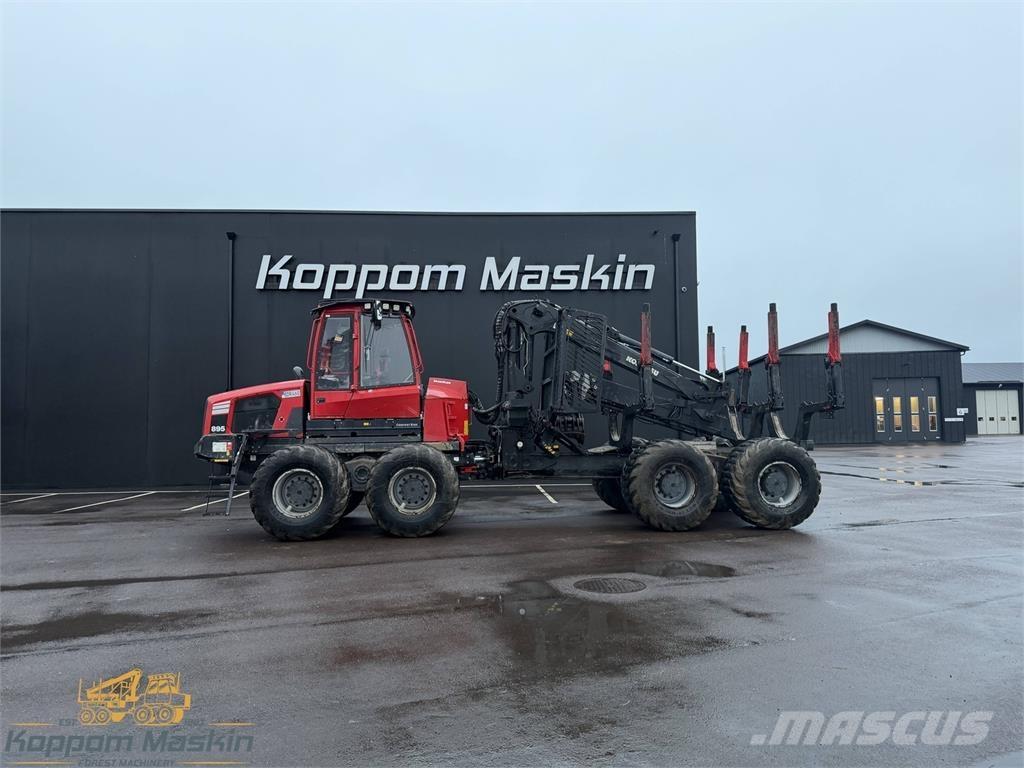 Komatsu 895 フォワーダー