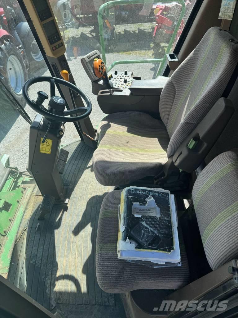 John Deere S 690 コンバイン