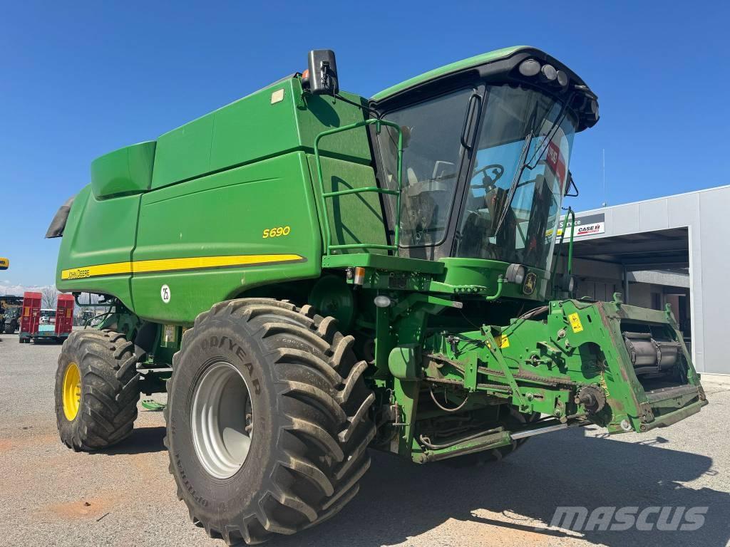 John Deere S 690 コンバイン