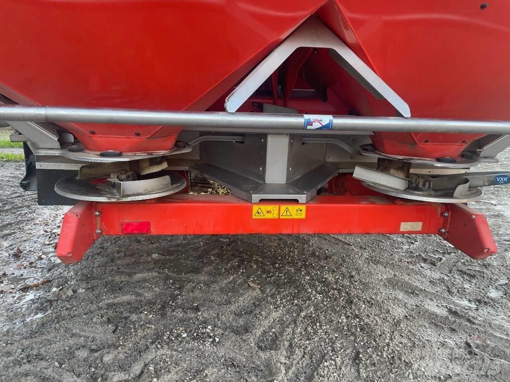 Kuhn Axis 40.1 ミネラル散布機