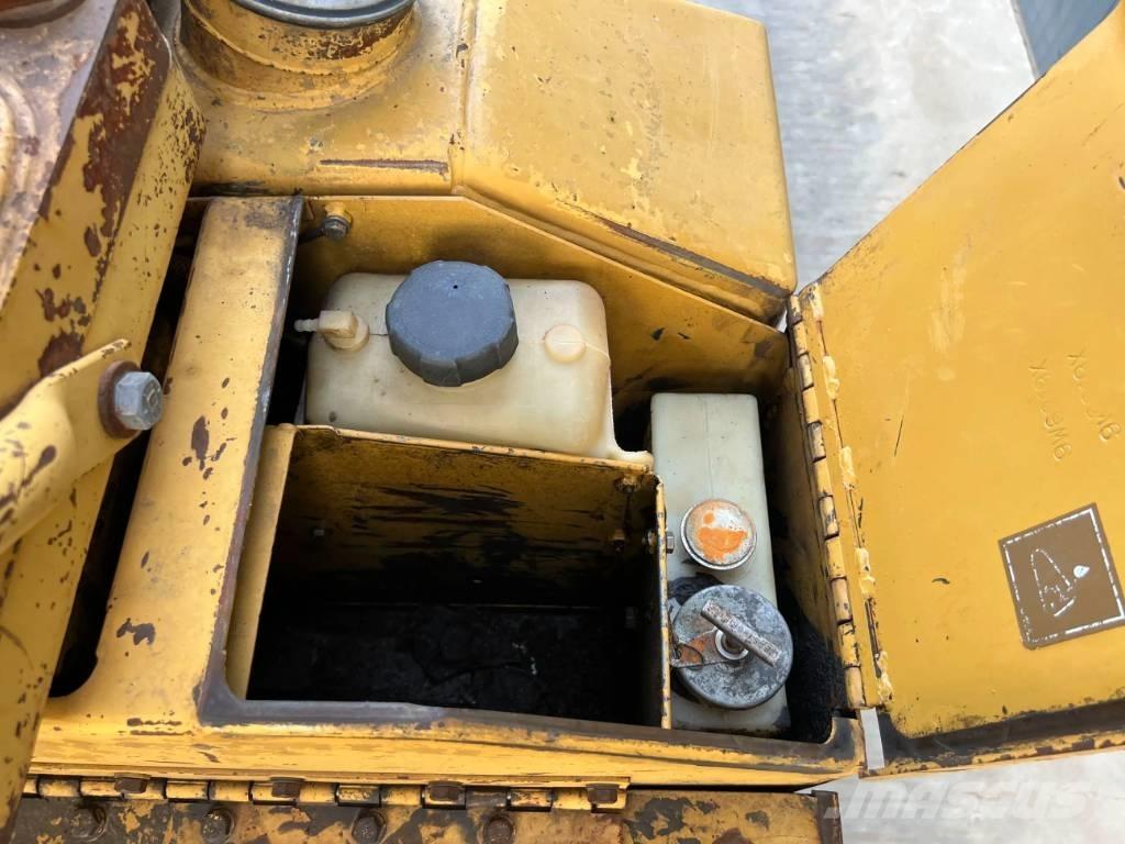 CAT D7H ブルドーザー