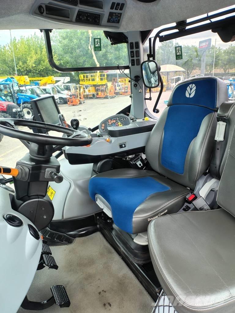 New Holland T 7.245 トラクター