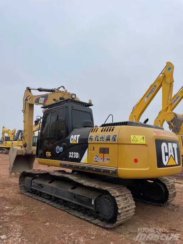 CAT 323 D L 大型油圧ショベル12t以上（パワーショベル・ユンボ）
