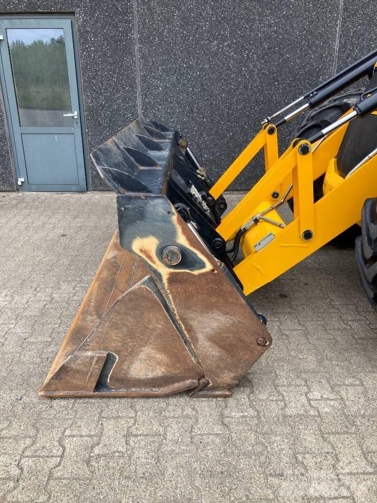 JCB 4 CX Pro バックホーローダー