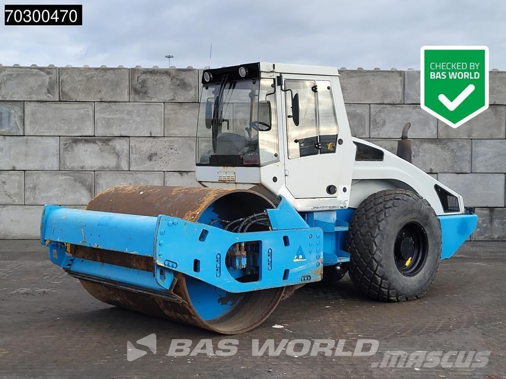 Bomag BW213 D-4 振動ローラ