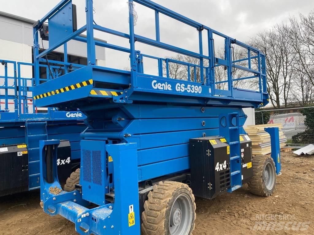 Genie GS 4390 RT シザースリフト