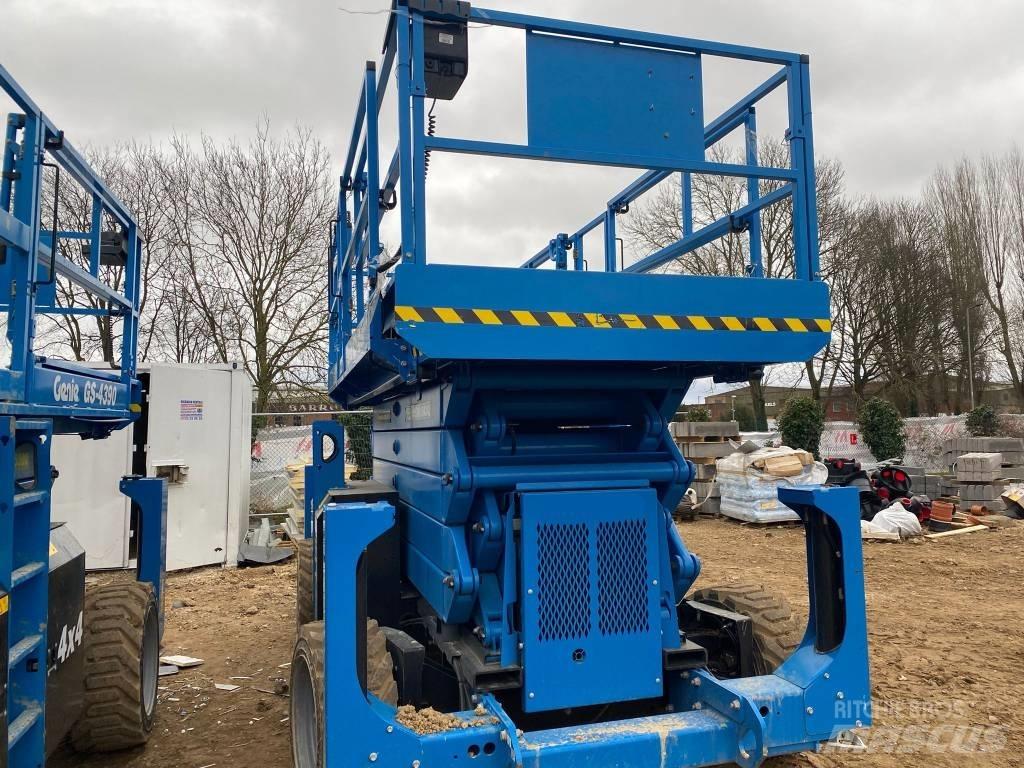 Genie GS 4390 RT シザースリフト