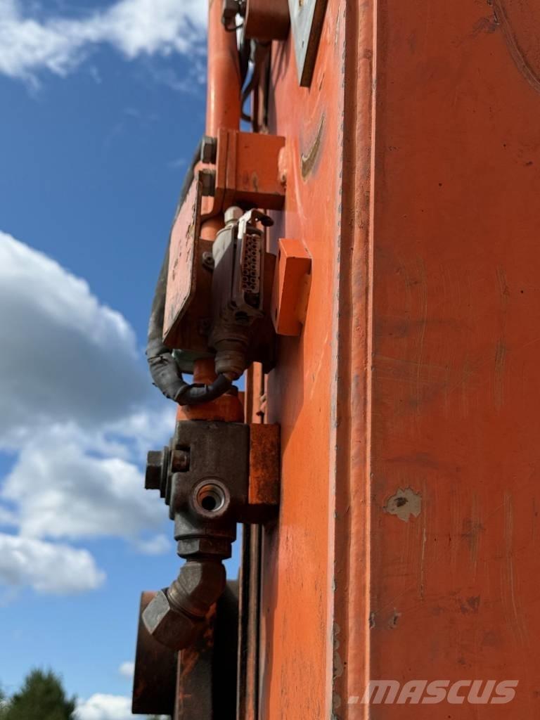 Doosan DX 235 LC 大型油圧ショベル12t以上（パワーショベル・ユンボ）