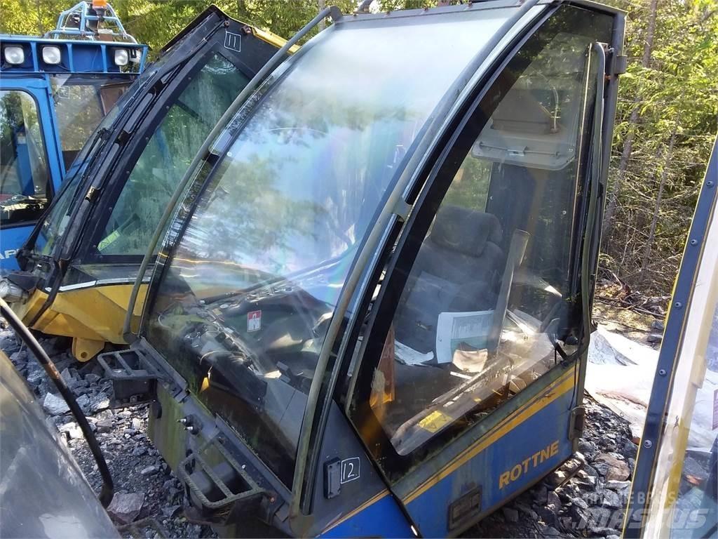 Rottne H20 キャビン及び内装