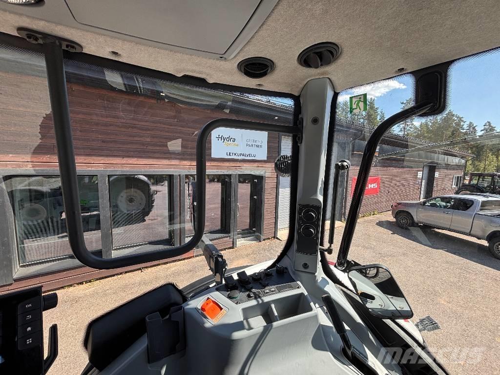 Valtra Q 305 トラクター