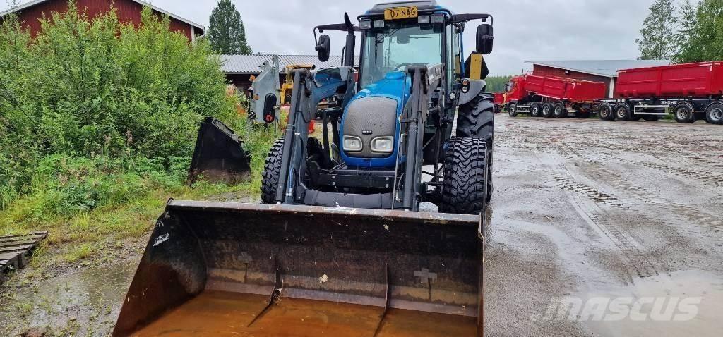 Valtra A85 トラクター