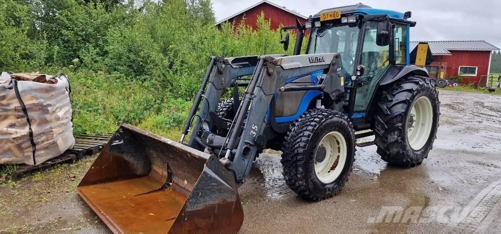 Valtra A85 トラクター