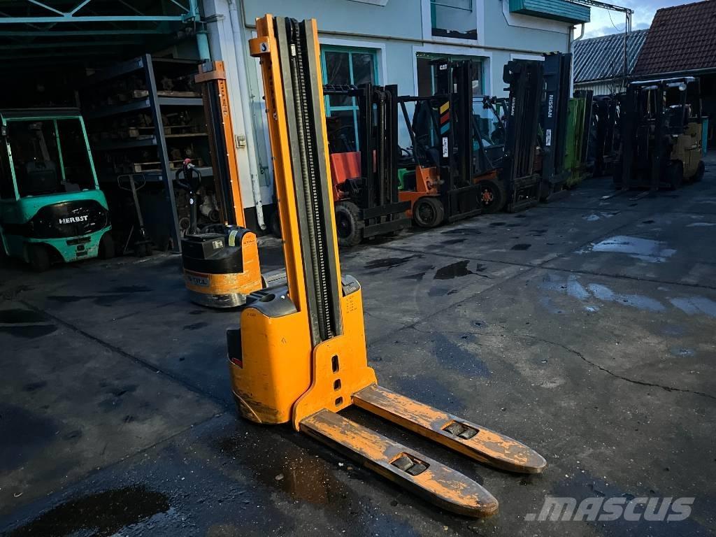 Still EGV12   V-4250 自走式スタッカー