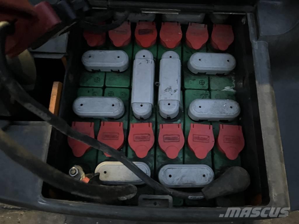 Still EGV12   V-4250 自走式スタッカー