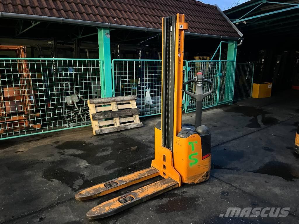 Still EGV12   V-4250 自走式スタッカー