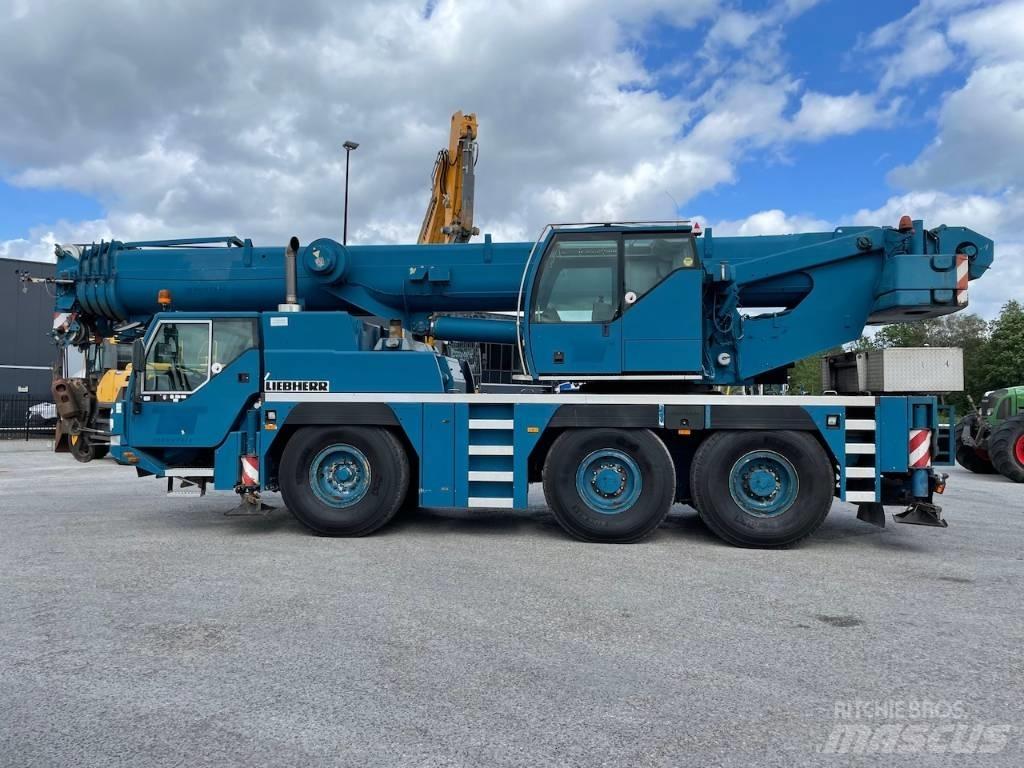 Liebherr LTM 1055-1 オールテレーンクレーン