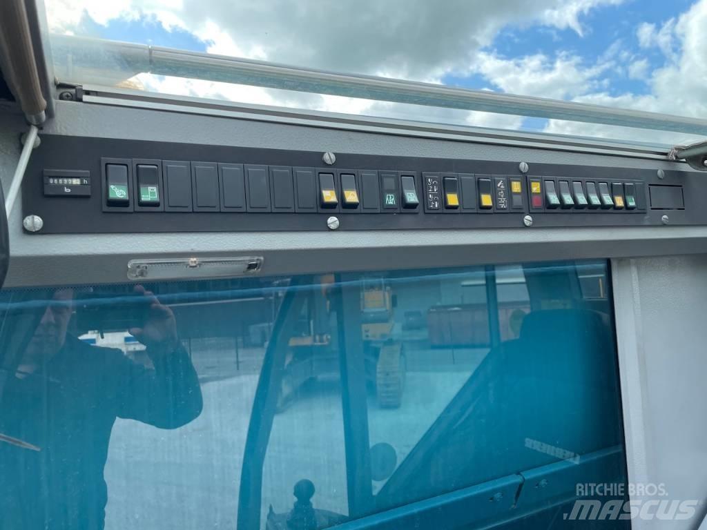 Liebherr LTM 1055-1 オールテレーンクレーン