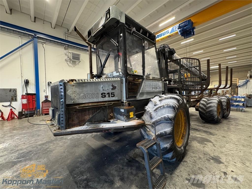 Ponsse Bison S15 フォワーダー