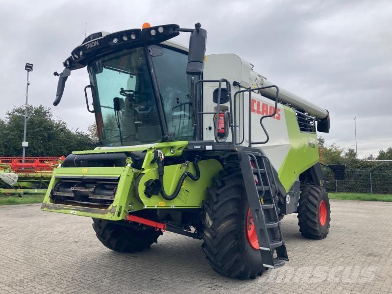 CLAAS TRION 640 コンバイン