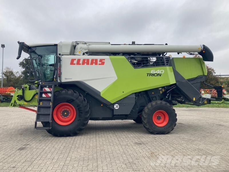 CLAAS TRION 640 コンバイン