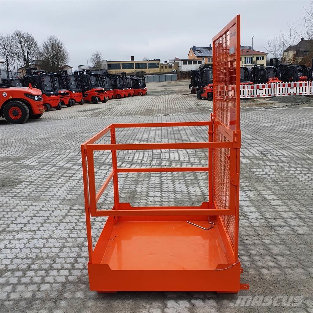 Eichinger 107.3 高所作業台付トレーラー