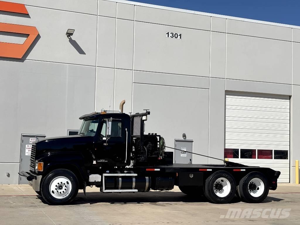 Mack CHU 613 レッカー車