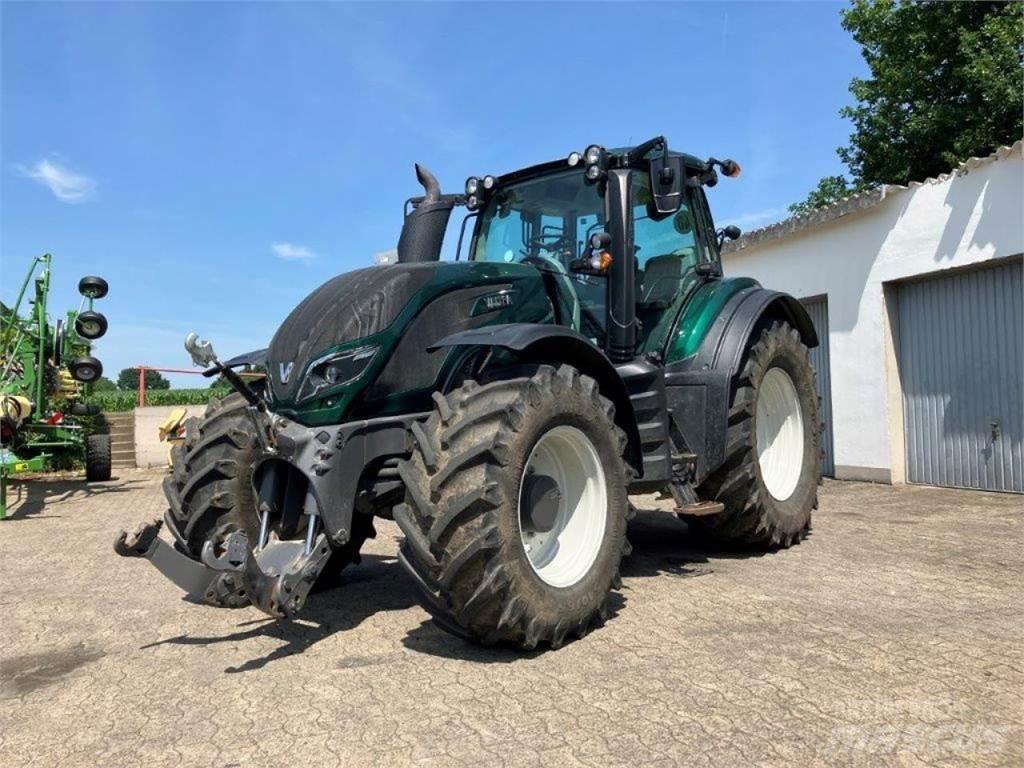Valtra T154 Active トラクター