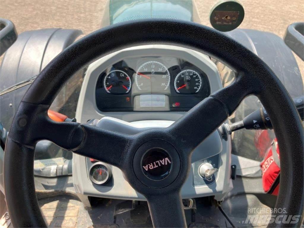 Valtra T154 Active トラクター