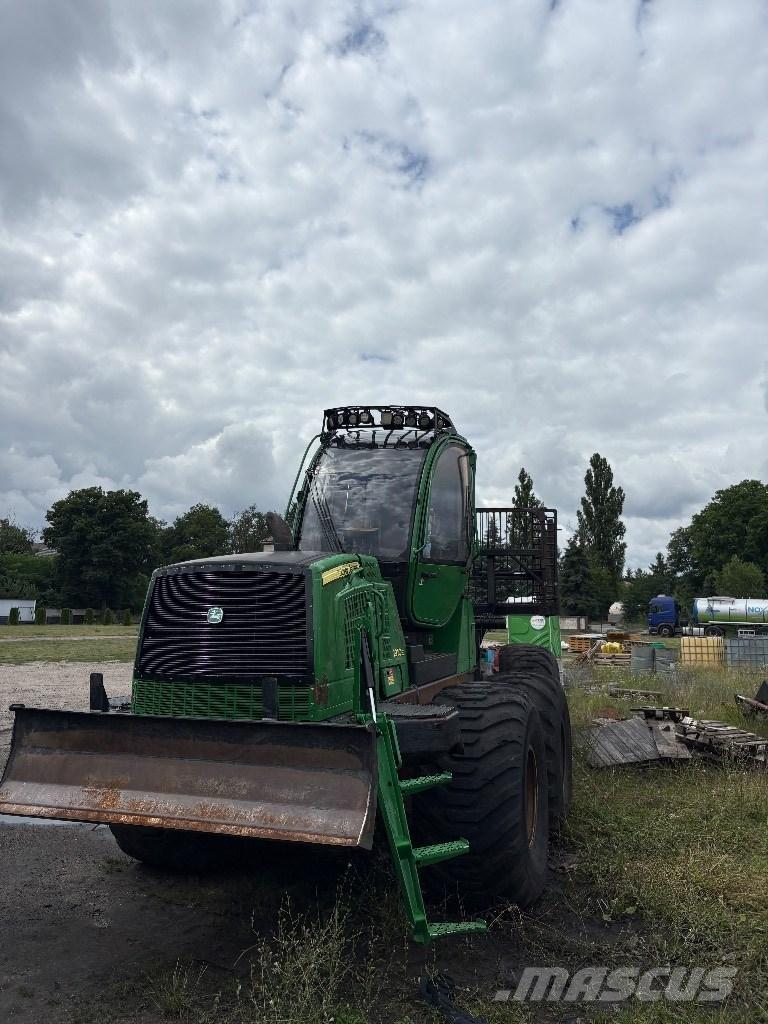 John Deere 1910E フォワーダー