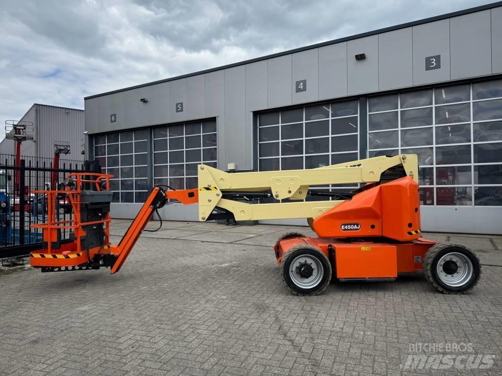 JLG E 450 AJ ブームリフト　屈伸型