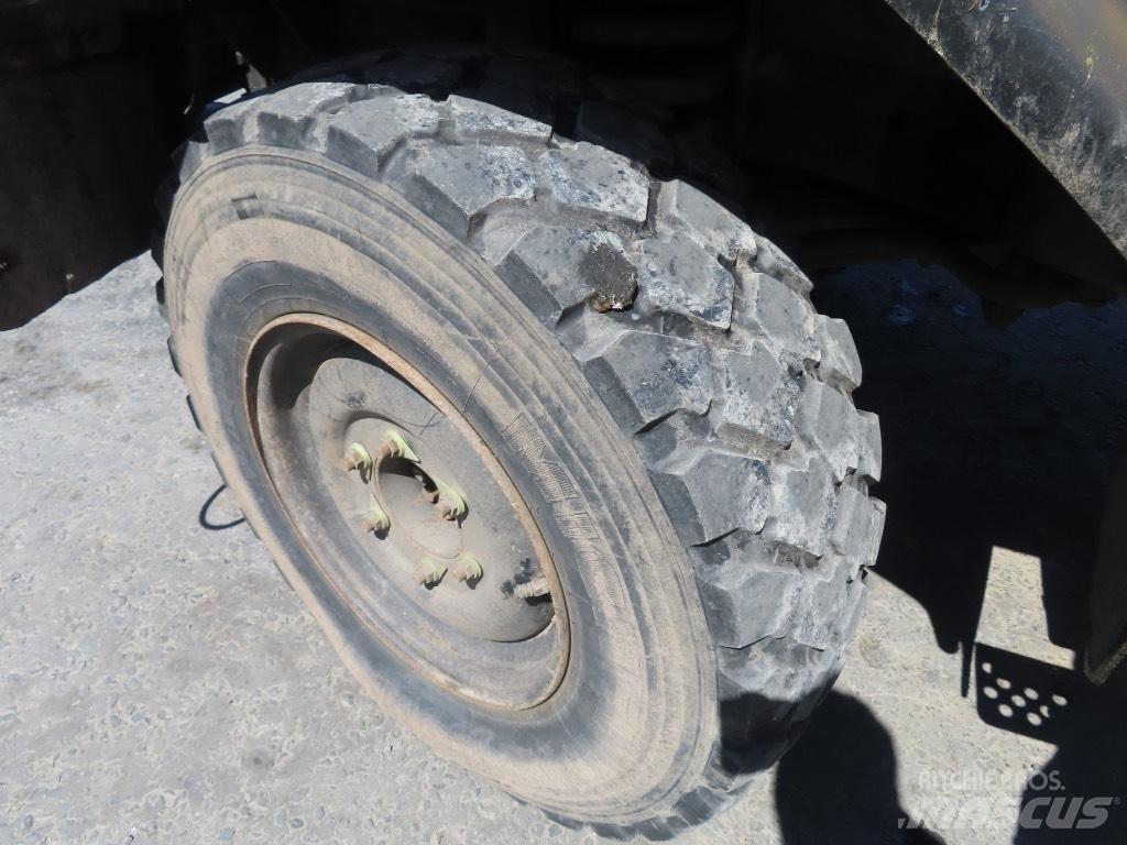 Unimog U 140 その他トラック