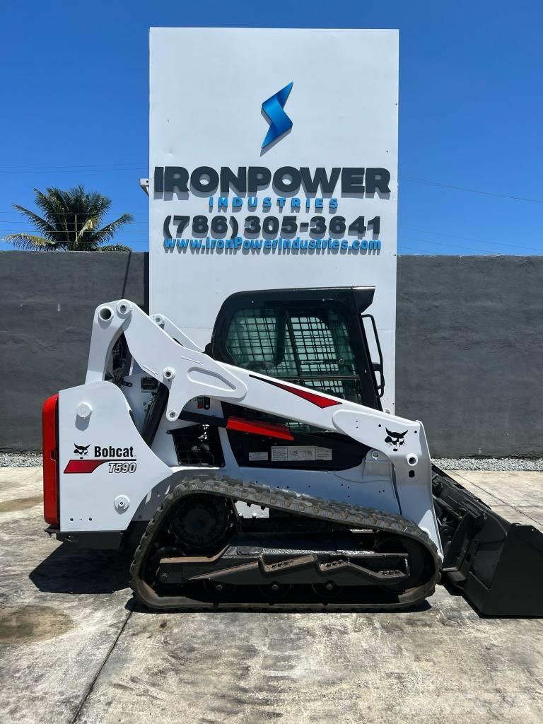 Bobcat T 590 スキッドステアローダー