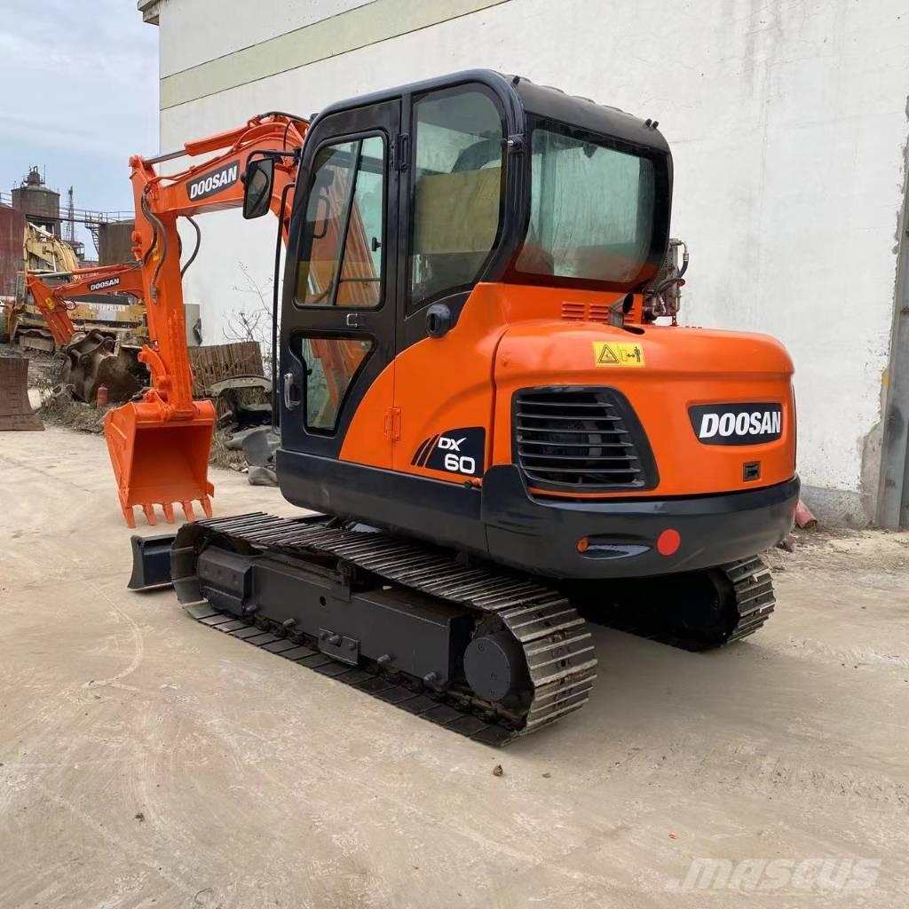 Doosan DX 60-9 C 中型油圧ショベル 7ｔ-12ｔ（ユンボ・パワーショベル・バックホー）