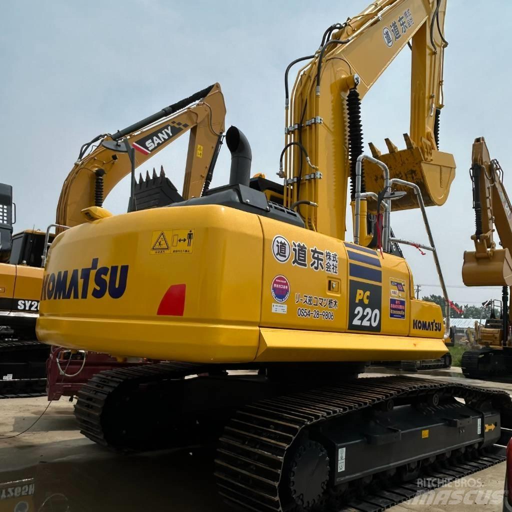 Komatsu 220-8 大型油圧ショベル12t以上（パワーショベル・ユンボ）